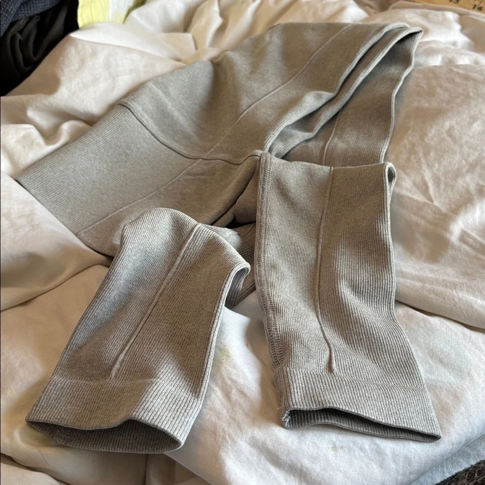 Free People Movement ribbed pull on stretchy light grey legging pants xs/s - Picture 9 of 10